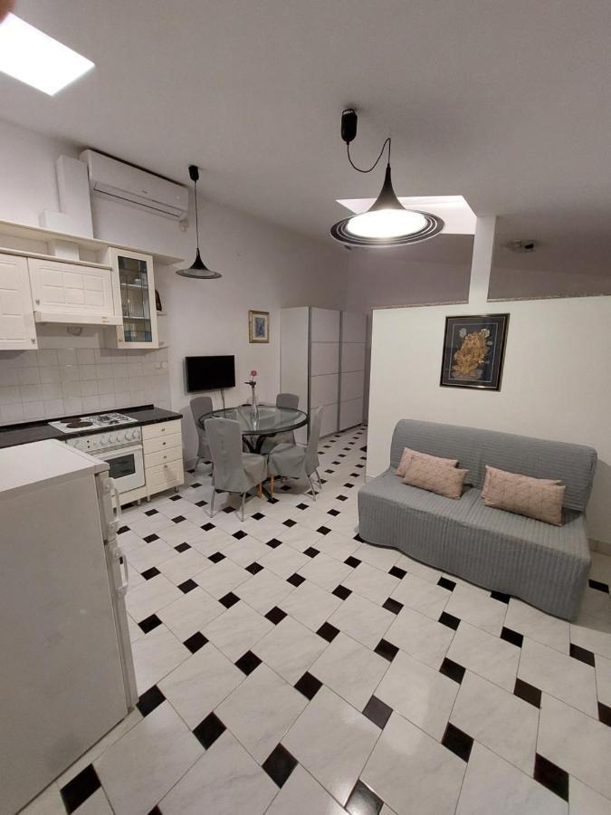 Studio Sakic Apartamento Split Exterior foto